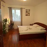 Lägenhet With Parking Space - 25328 *