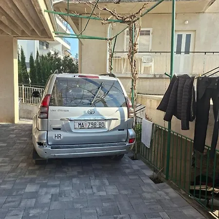 With Parking Space - 25328 아파트