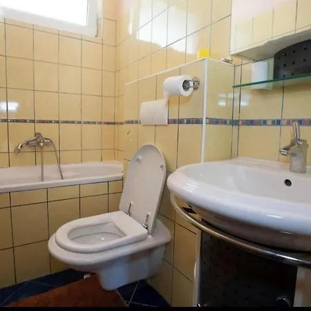 Apartment With Parking Space - 25328 Makarska