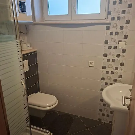 With Parking Space - 25328 Makarska
