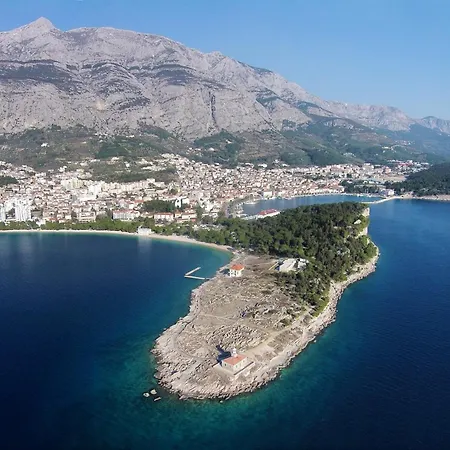 Apartment With Parking Space - 25328 Makarska