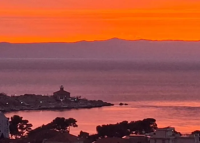 With Parking Space - 25328 Apartment Makarska