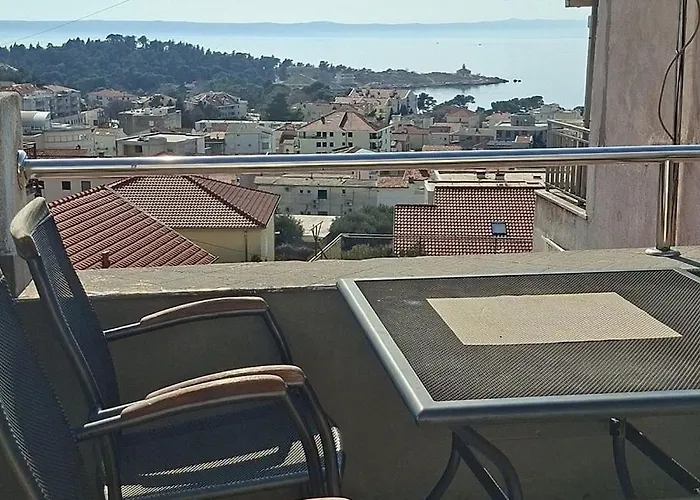 With Parking Space - 25328 Makarska