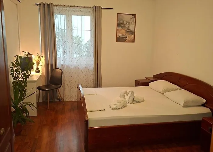 Apartment With Parking Space - 25328 *