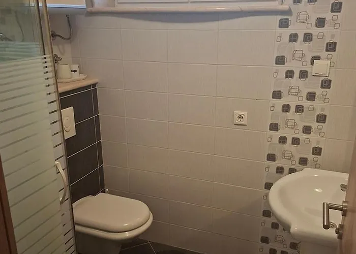 With Parking Space - 25328 Makarska