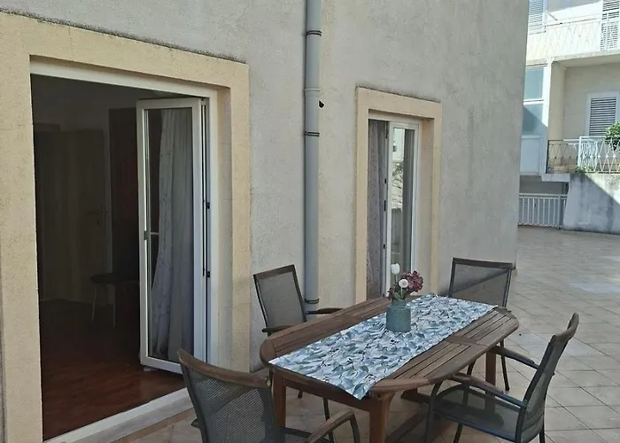 With Parking Space - 25328 Apartment Makarska